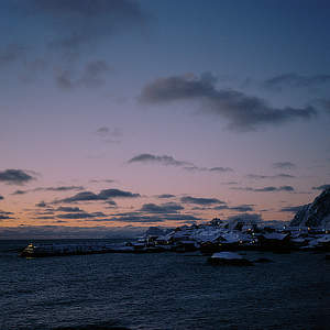 Å • Isole Lofoten • Norway | Titolo | Lucciole d'inverno...