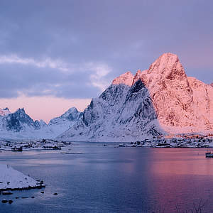 Isole Lofoten • Norway | Riposano nascoste...