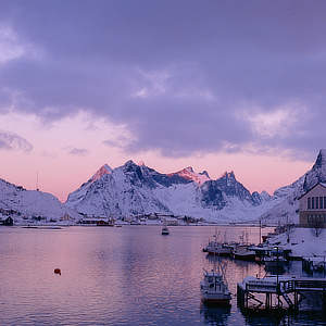 Isole Lofoten • Norway | Un sottile riverbero...