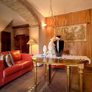 Villa Antica Dispensa • Monforte d'Alba • Cuneo • Piedmont • Italy | Titolo | Rosso diffuso...