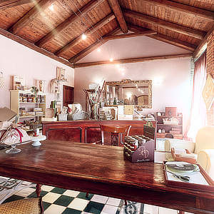 Villa Antica Dispensa • Monforte d'Alba • Cuneo • Piedmont • Italy | Titolo | luce dappertutto...