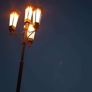 Cuneo • Italy | Titolo | Luci in alto...