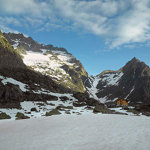 Rifugio Genova • Parco Alpi Marittime • Valle Gesso • Cuneo • Piedmont • Italy | Titolo | A un passo dalla vetta...